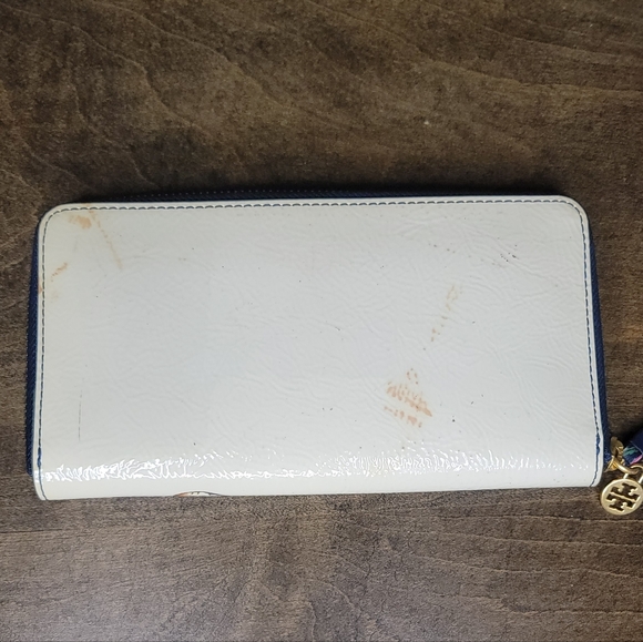 Tory Burch Floral Pig Wallet - Picture 2 of 4